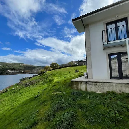 בית נופש Casa Do Ferreiro T2 *