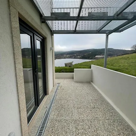 בית נופש Casa Do Ferreiro T2 מונטאלגרה