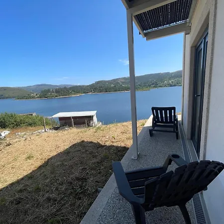Casa Do Ferreiro T2 몬테알레그레